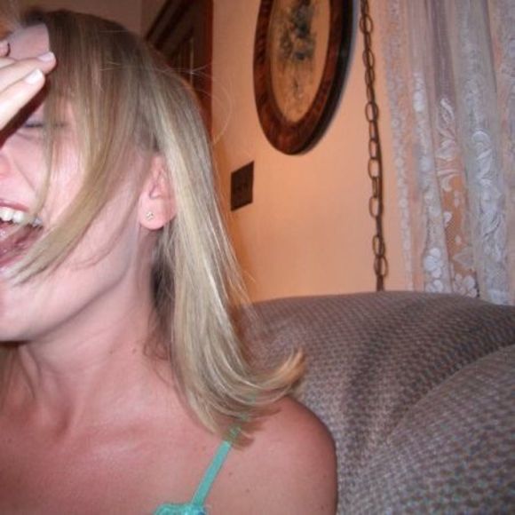 Meet your Posher, Hayley - Picture 1 of 1